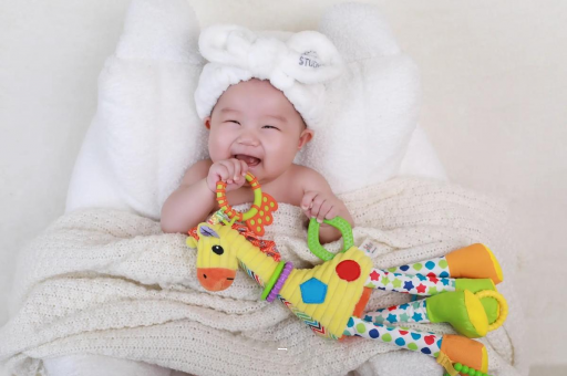 中国澳门宝宝为什么会吐奶 中国澳门宝宝为什么会吐奶